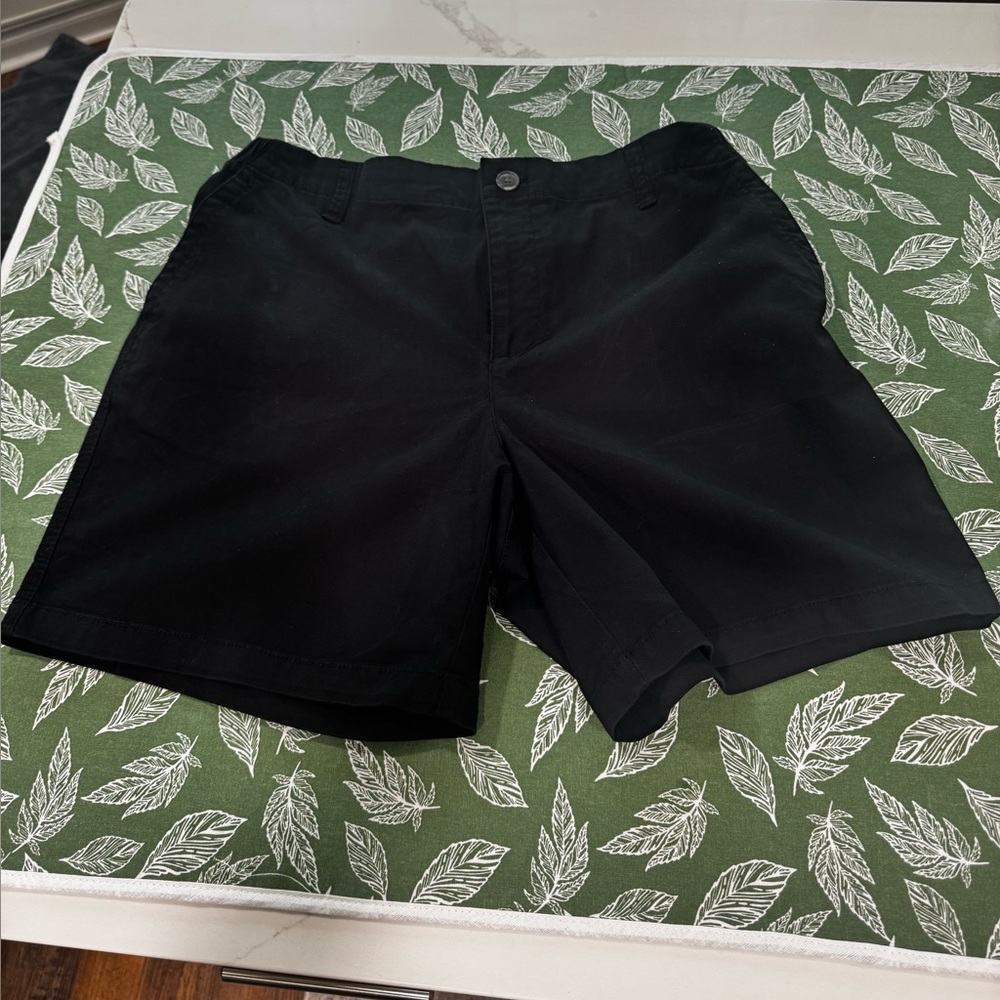 Old Navy women’s Black Flat Front Shorts